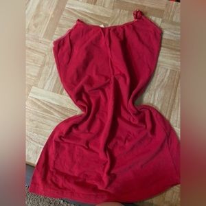 TWO Tank top in red and one in green